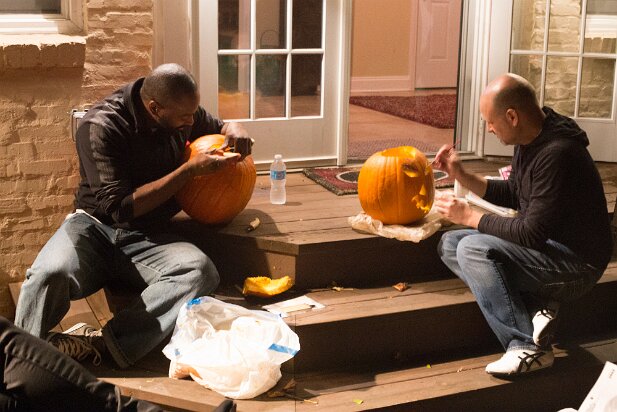 Pumpkins 2014-10 Reggie and Kevin hard at work