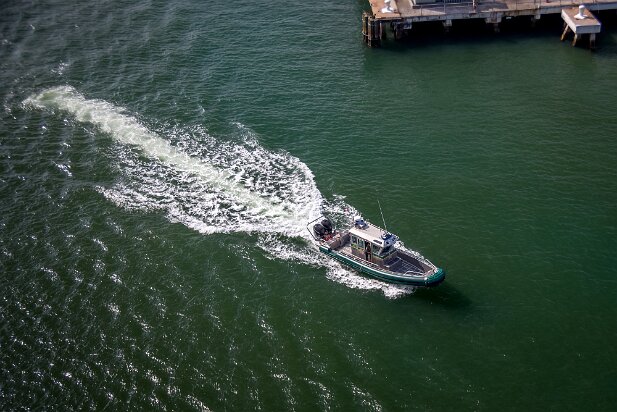 Cruise Valor 2015-05 Our guide out of port